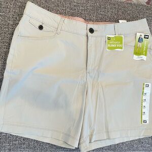 Lee Women's Khaki Natural Fit Shorts